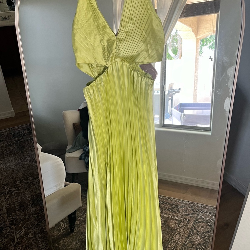 Elegant Lime Green Pleated Dress